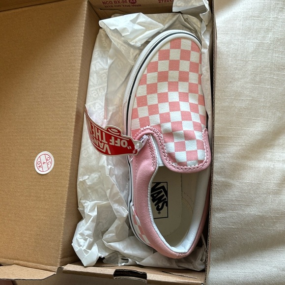 Brand new vans - Picture 1 of 2